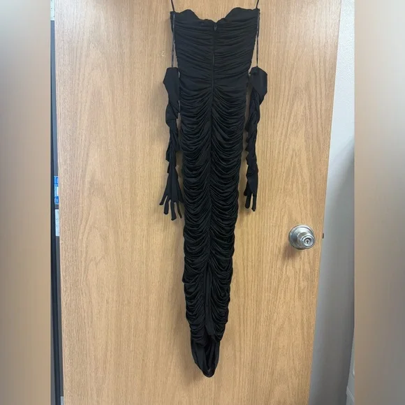 Parton Ruched Strapless Dress With Gloves - Picture 8 of 10